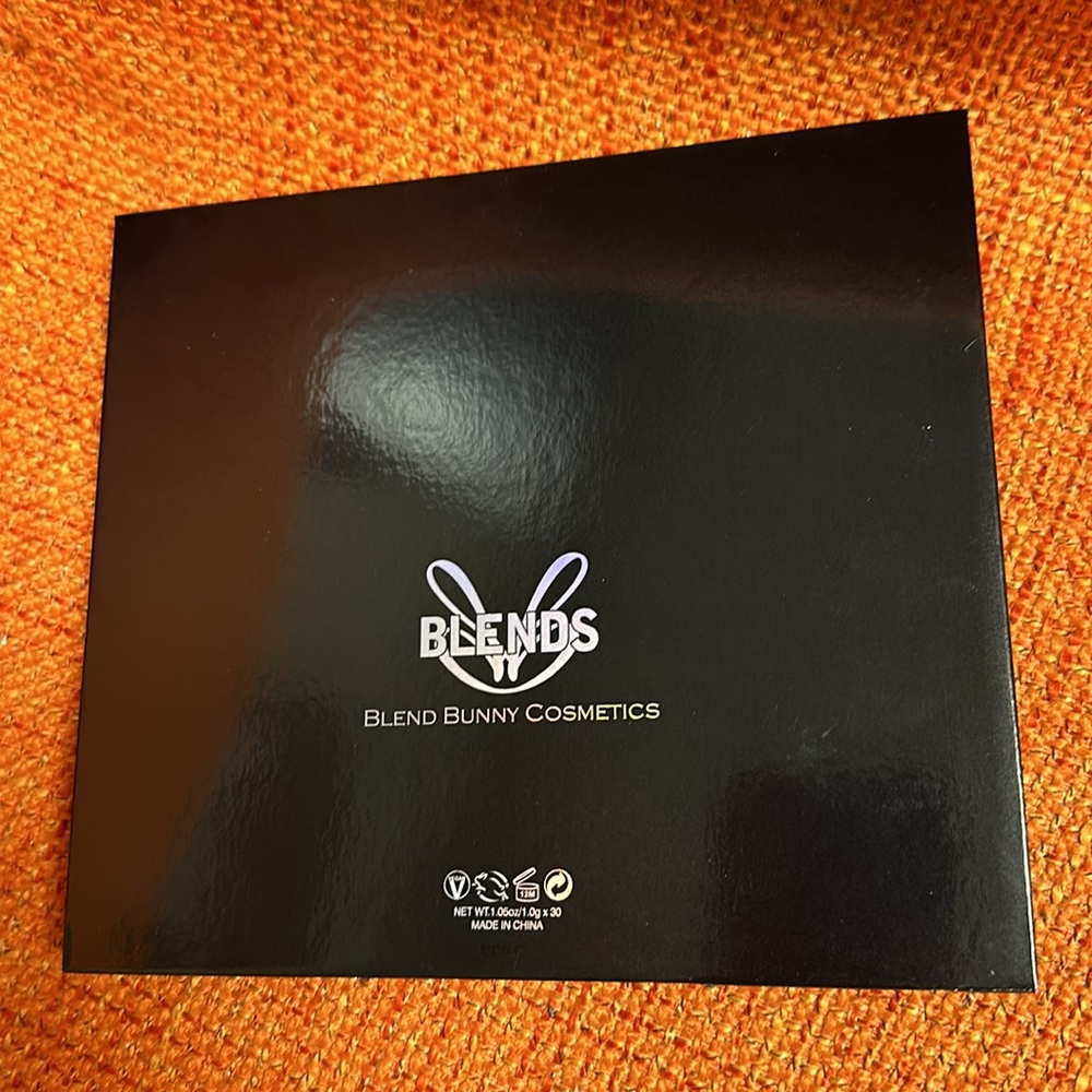 Authentic Blend Bunny Cosmetics Blends 30 Matte Pigments For The Perfect Blend - Picture 8 of 8